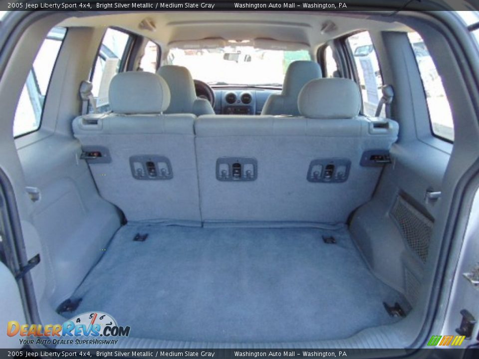 2005 Jeep Liberty Sport 4x4 Bright Silver Metallic / Medium Slate Gray Photo #16