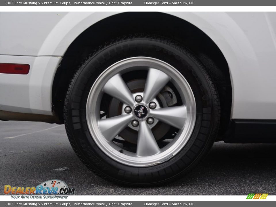 2007 Ford Mustang V6 Premium Coupe Performance White / Light Graphite Photo #15