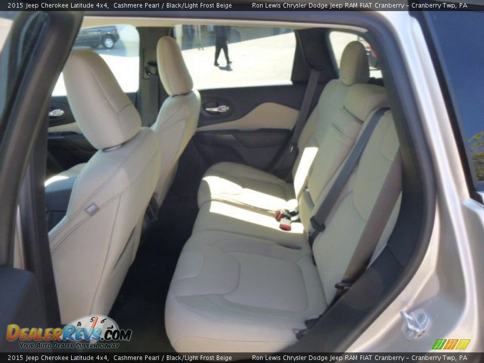 2015 Jeep Cherokee Latitude 4x4 Cashmere Pearl / Black/Light Frost Beige Photo #12