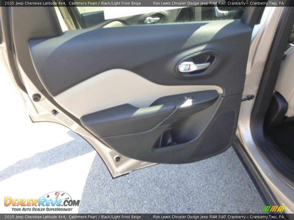 2015 Jeep Cherokee Latitude 4x4 Cashmere Pearl / Black/Light Frost Beige Photo #13