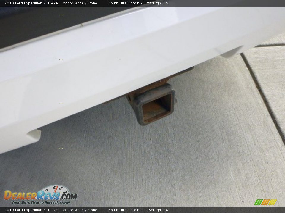 2010 Ford Expedition XLT 4x4 Oxford White / Stone Photo #5