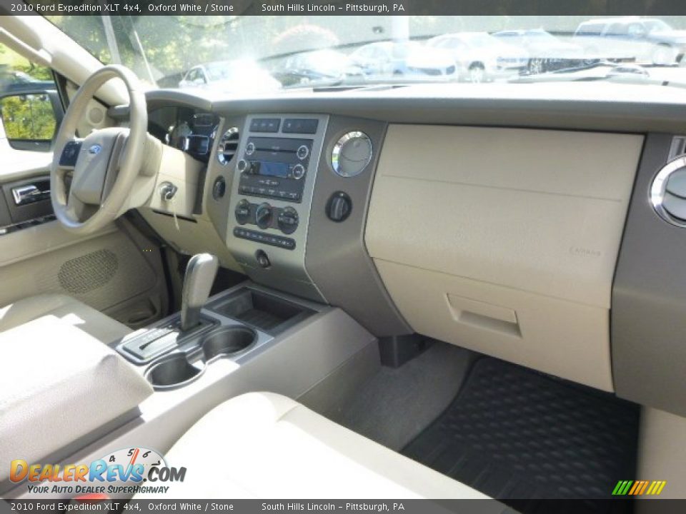 2010 Ford Expedition XLT 4x4 Oxford White / Stone Photo #8
