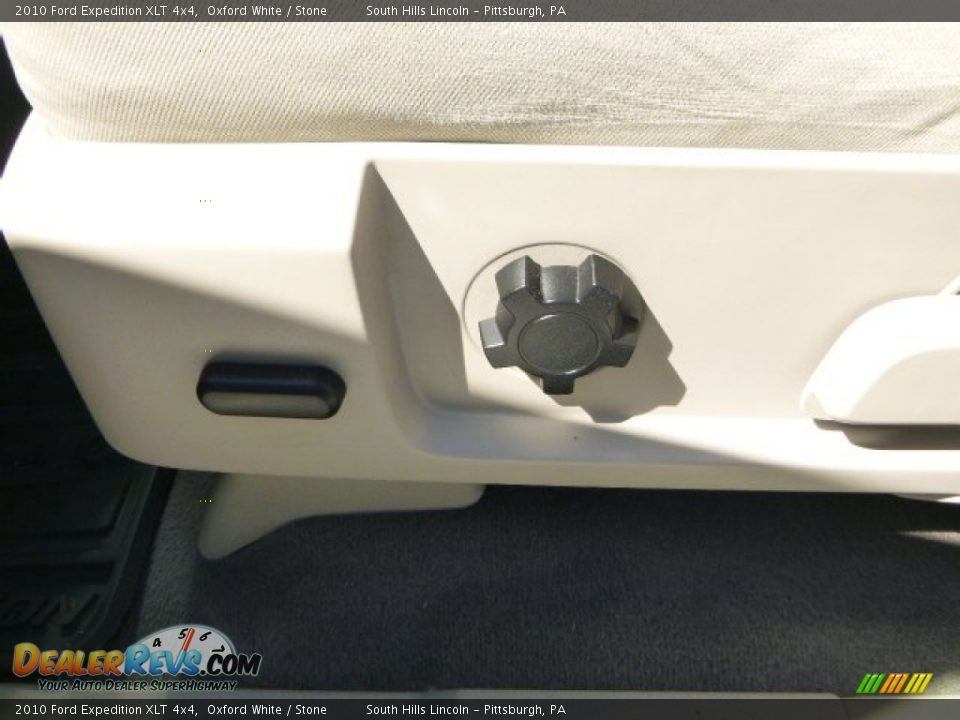 2010 Ford Expedition XLT 4x4 Oxford White / Stone Photo #19