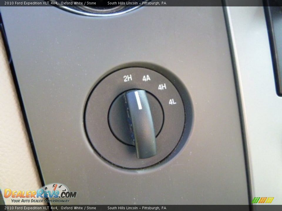 2010 Ford Expedition XLT 4x4 Oxford White / Stone Photo #21