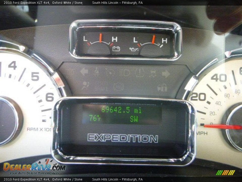 2010 Ford Expedition XLT 4x4 Oxford White / Stone Photo #25