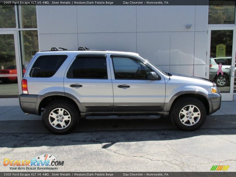 2005 Ford Escape XLT V6 4WD Silver Metallic / Medium/Dark Pebble Beige Photo #2