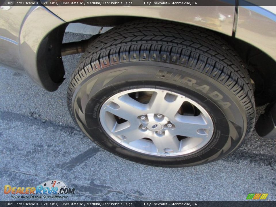 2005 Ford Escape XLT V6 4WD Silver Metallic / Medium/Dark Pebble Beige Photo #3