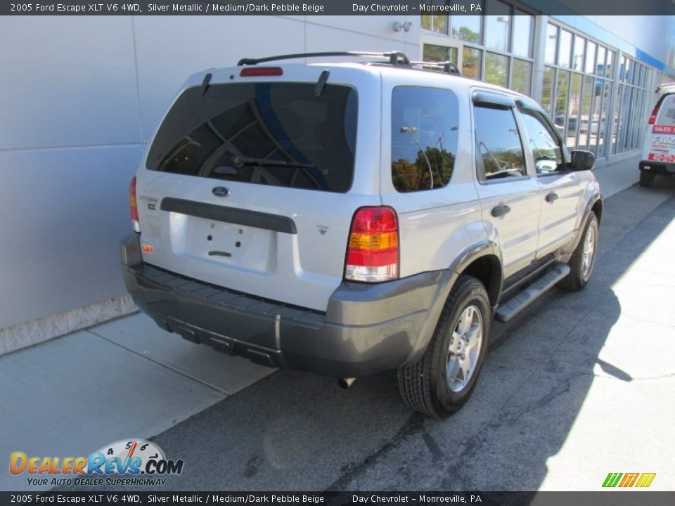 2005 Ford Escape XLT V6 4WD Silver Metallic / Medium/Dark Pebble Beige Photo #4
