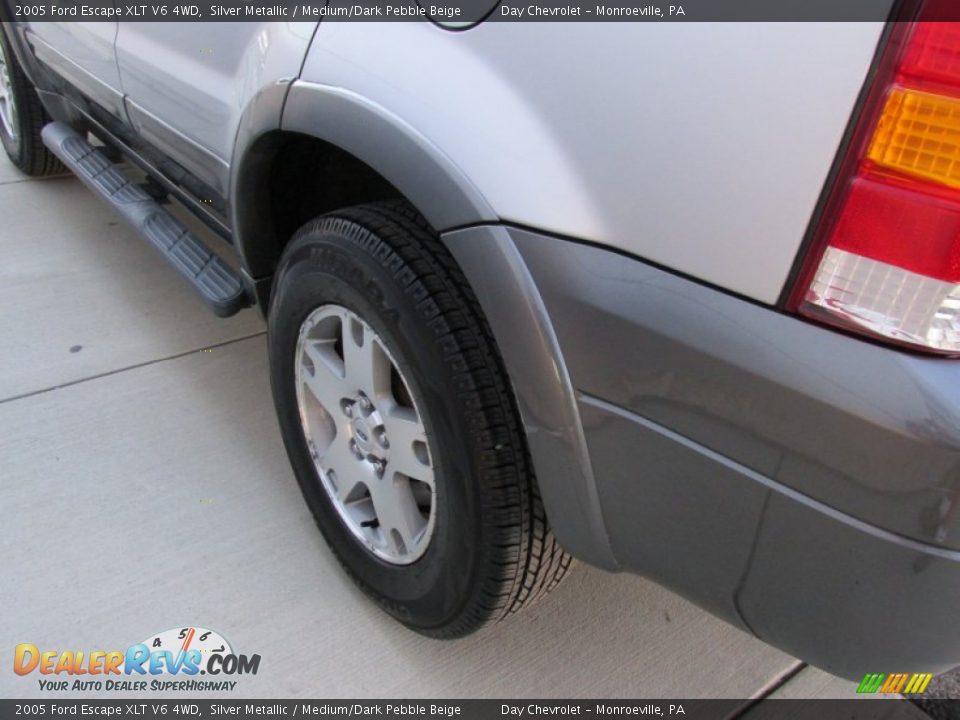 2005 Ford Escape XLT V6 4WD Silver Metallic / Medium/Dark Pebble Beige Photo #9