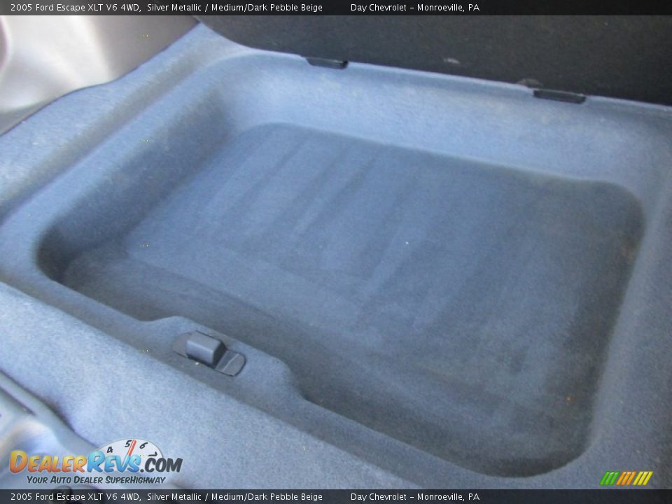 2005 Ford Escape XLT V6 4WD Silver Metallic / Medium/Dark Pebble Beige Photo #24
