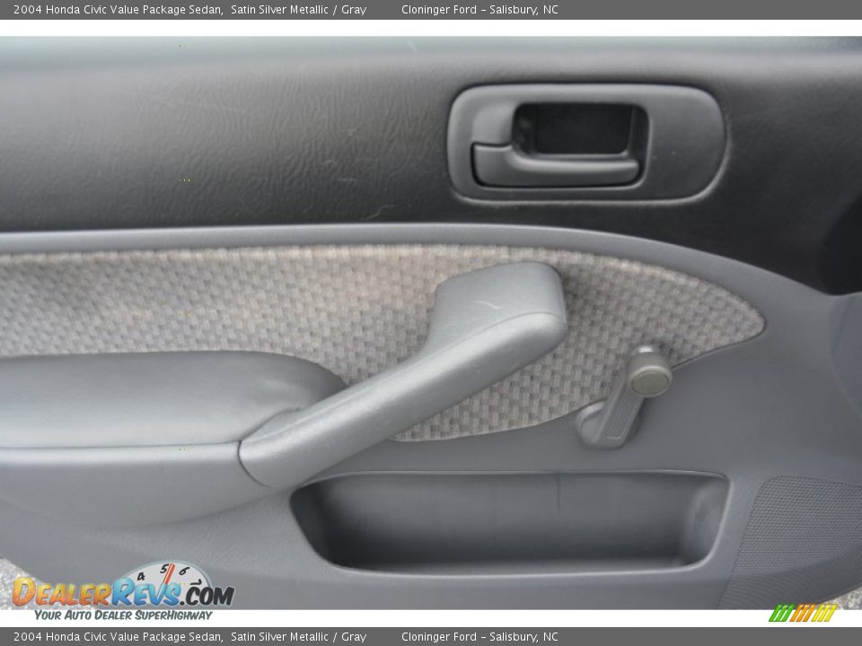 2004 Honda Civic Value Package Sedan Satin Silver Metallic / Gray Photo #8