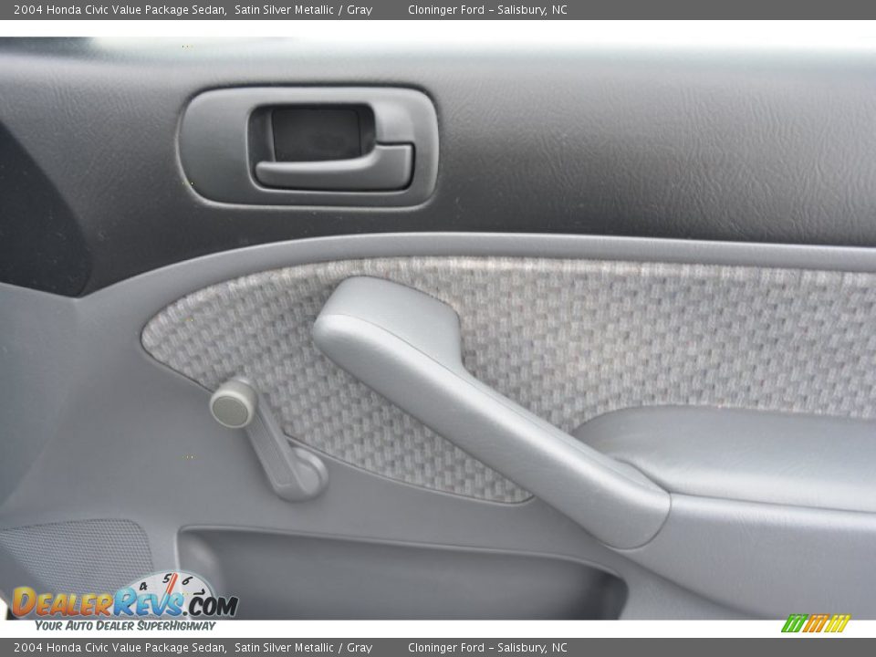2004 Honda Civic Value Package Sedan Satin Silver Metallic / Gray Photo #14