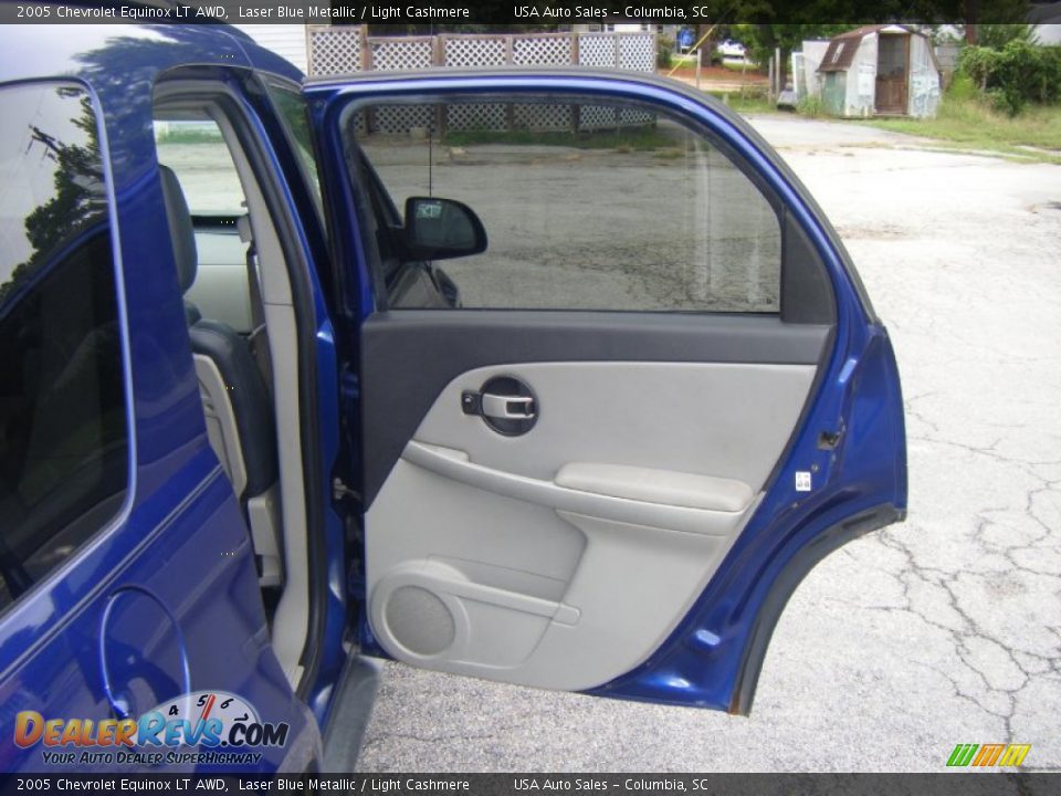 2005 Chevrolet Equinox LT AWD Laser Blue Metallic / Light Cashmere Photo #16