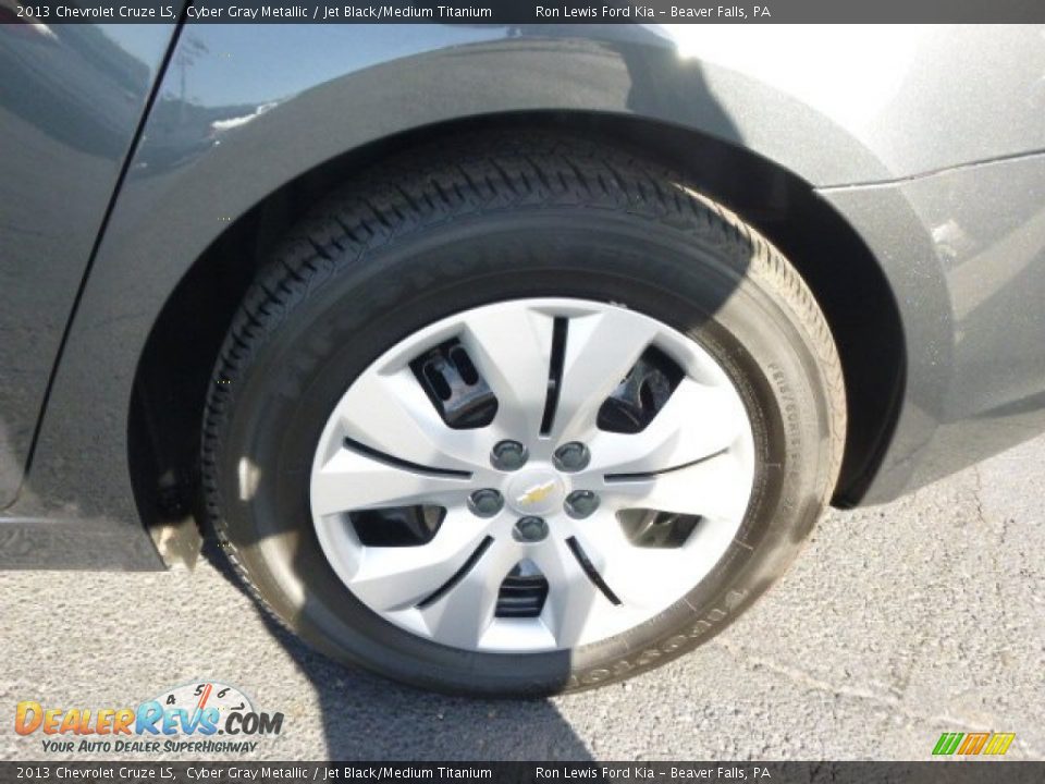 2013 Chevrolet Cruze LS Cyber Gray Metallic / Jet Black/Medium Titanium Photo #9