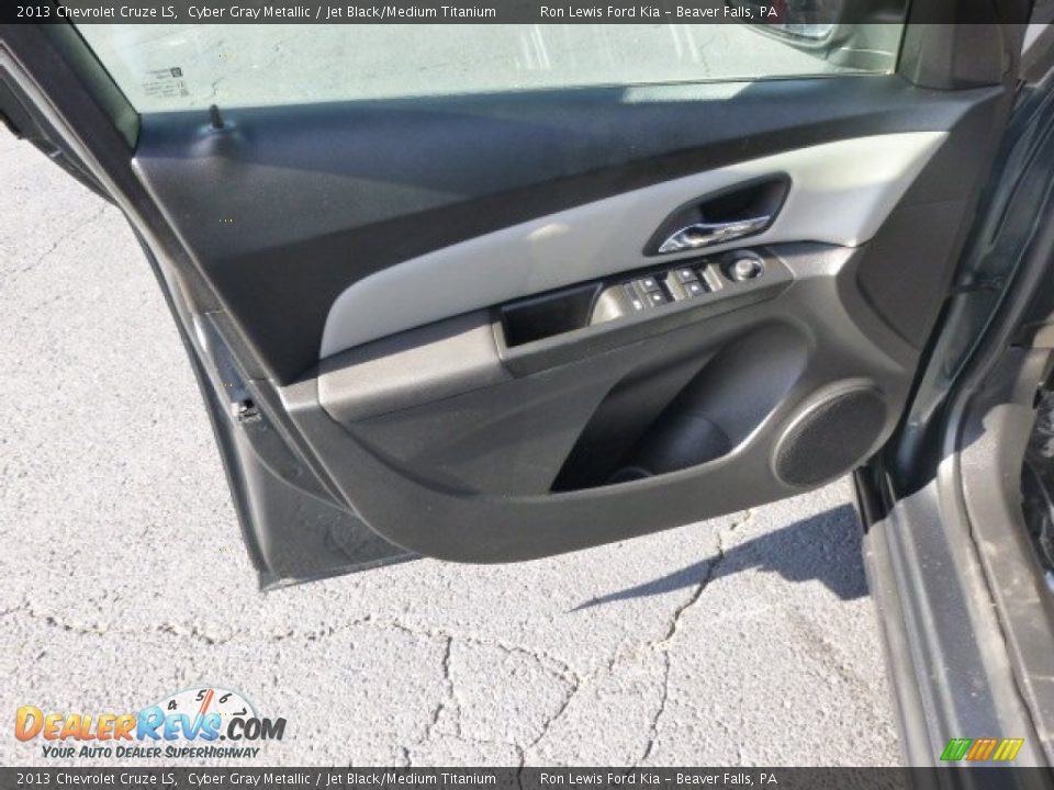 2013 Chevrolet Cruze LS Cyber Gray Metallic / Jet Black/Medium Titanium Photo #11