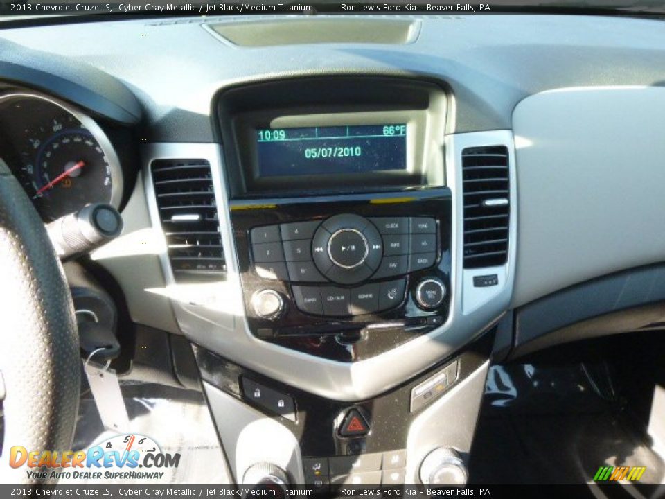 2013 Chevrolet Cruze LS Cyber Gray Metallic / Jet Black/Medium Titanium Photo #16