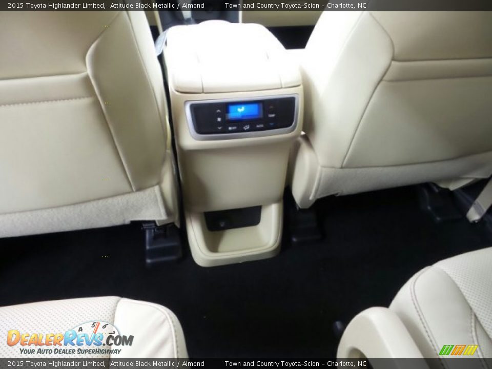 2015 Toyota Highlander Limited Attitude Black Metallic / Almond Photo #9
