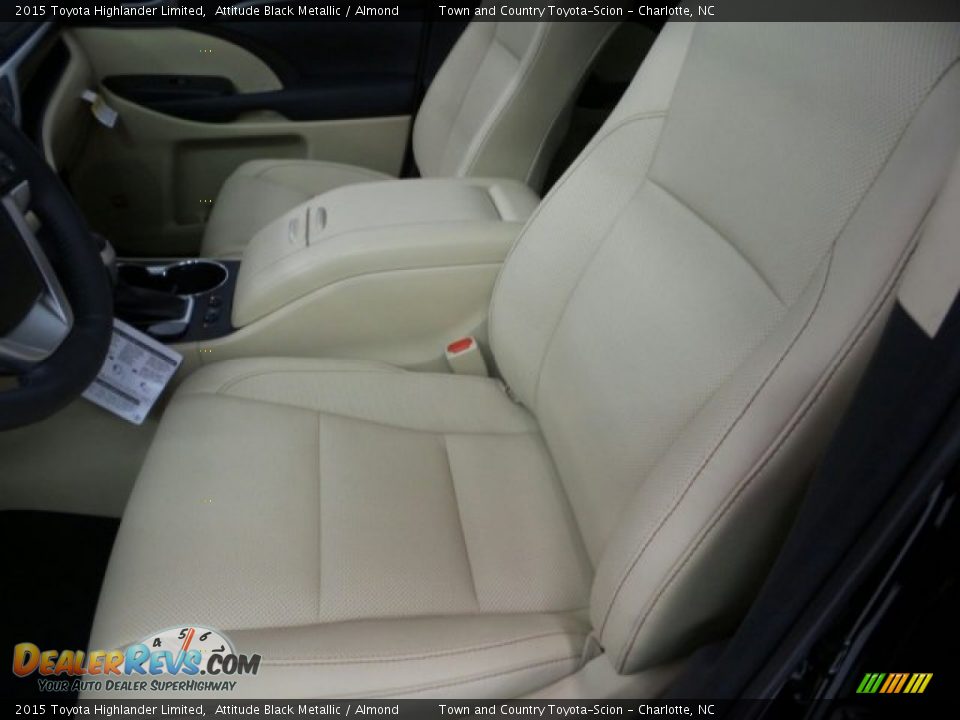 2015 Toyota Highlander Limited Attitude Black Metallic / Almond Photo #12