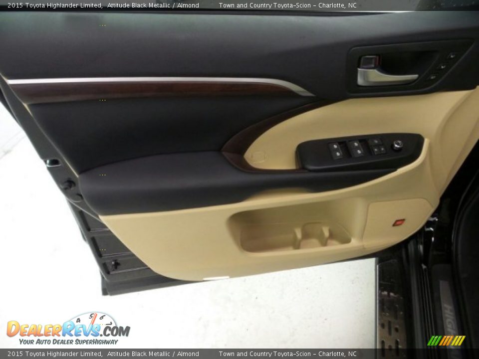 2015 Toyota Highlander Limited Attitude Black Metallic / Almond Photo #15