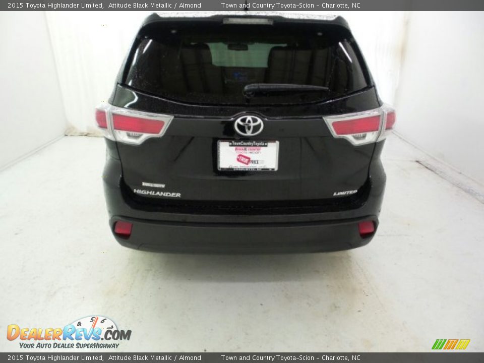 2015 Toyota Highlander Limited Attitude Black Metallic / Almond Photo #32