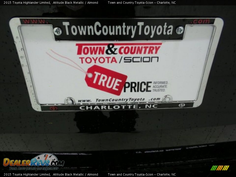 2015 Toyota Highlander Limited Attitude Black Metallic / Almond Photo #34