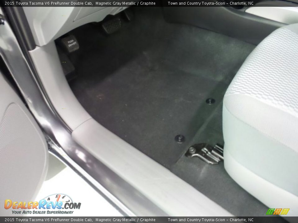 2015 Toyota Tacoma V6 PreRunner Double Cab Magnetic Gray Metallic / Graphite Photo #12