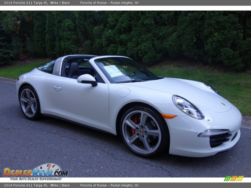 Front 3/4 View of 2014 Porsche 911 Targa 4S Photo #8