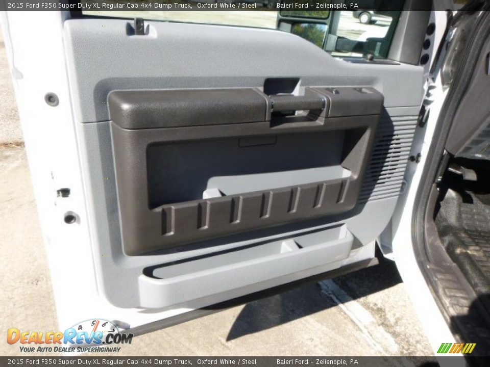 Door Panel of 2015 Ford F350 Super Duty XL Regular Cab 4x4 Dump Truck Photo #12