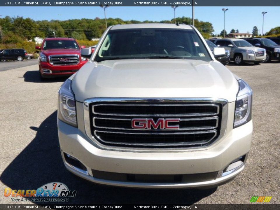 2015 GMC Yukon SLT 4WD Champagne Silver Metallic / Cocoa/Dune Photo #2
