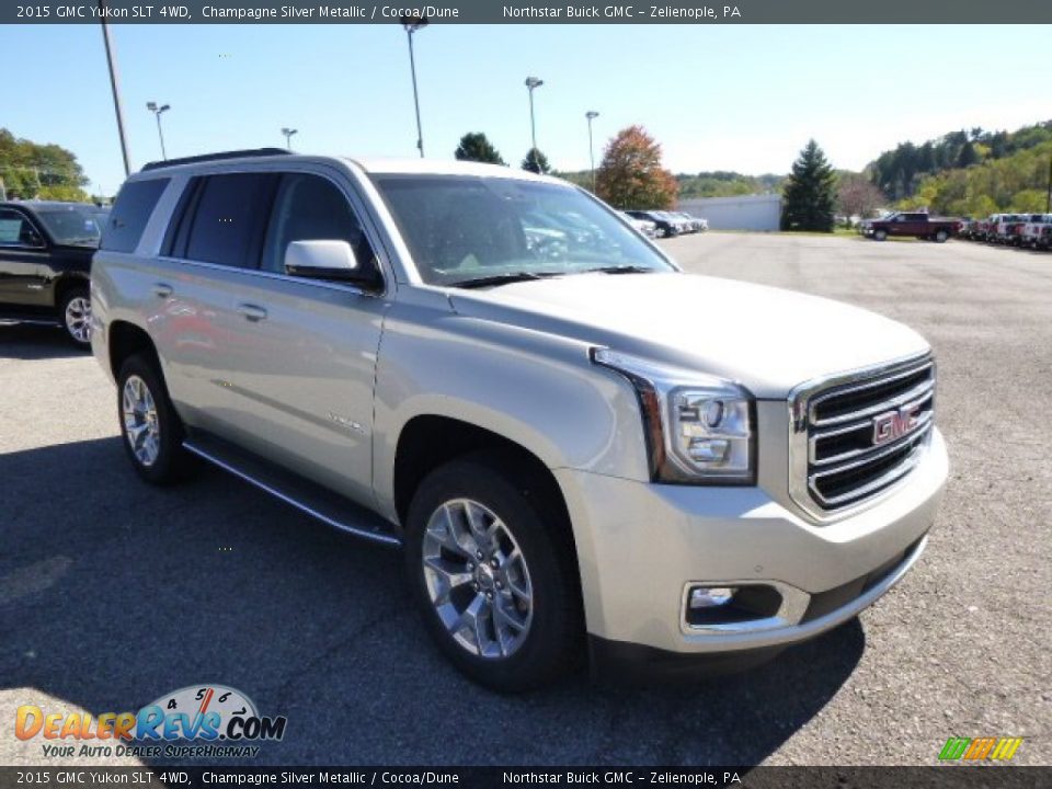 2015 GMC Yukon SLT 4WD Champagne Silver Metallic / Cocoa/Dune Photo #3