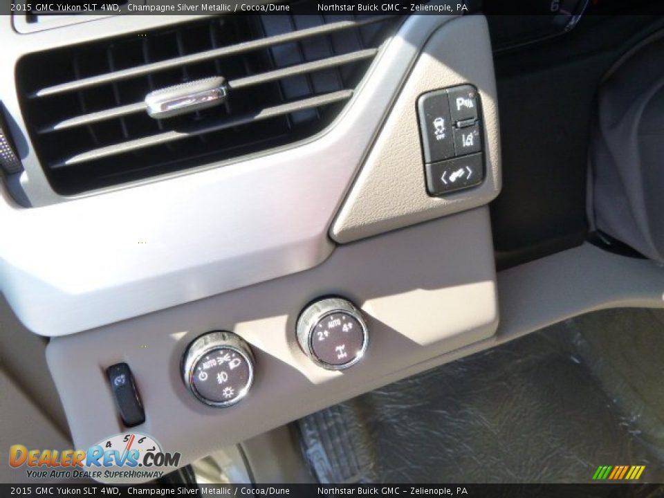 2015 GMC Yukon SLT 4WD Champagne Silver Metallic / Cocoa/Dune Photo #16