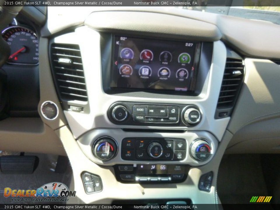 2015 GMC Yukon SLT 4WD Champagne Silver Metallic / Cocoa/Dune Photo #17