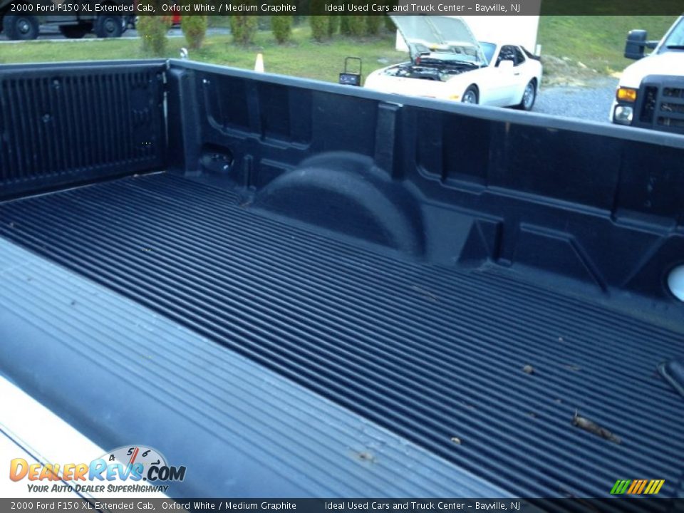 2000 Ford F150 XL Extended Cab Oxford White / Medium Graphite Photo #9