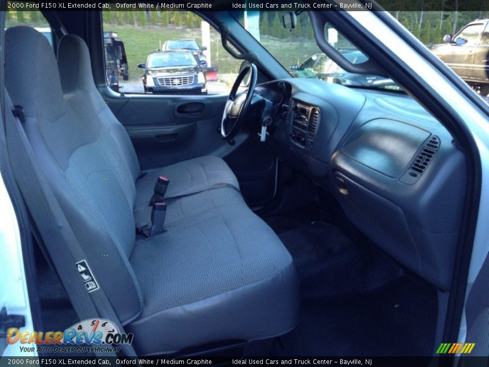 2000 Ford F150 XL Extended Cab Oxford White / Medium Graphite Photo #13
