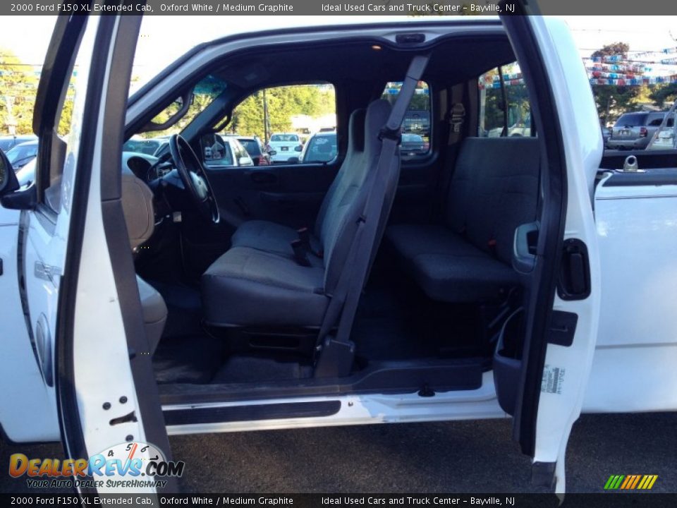 2000 Ford F150 XL Extended Cab Oxford White / Medium Graphite Photo #26