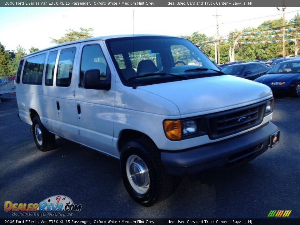 2006 Ford E Series Van E350 XL 15 Passenger Oxford White / Medium Flint Grey Photo #3