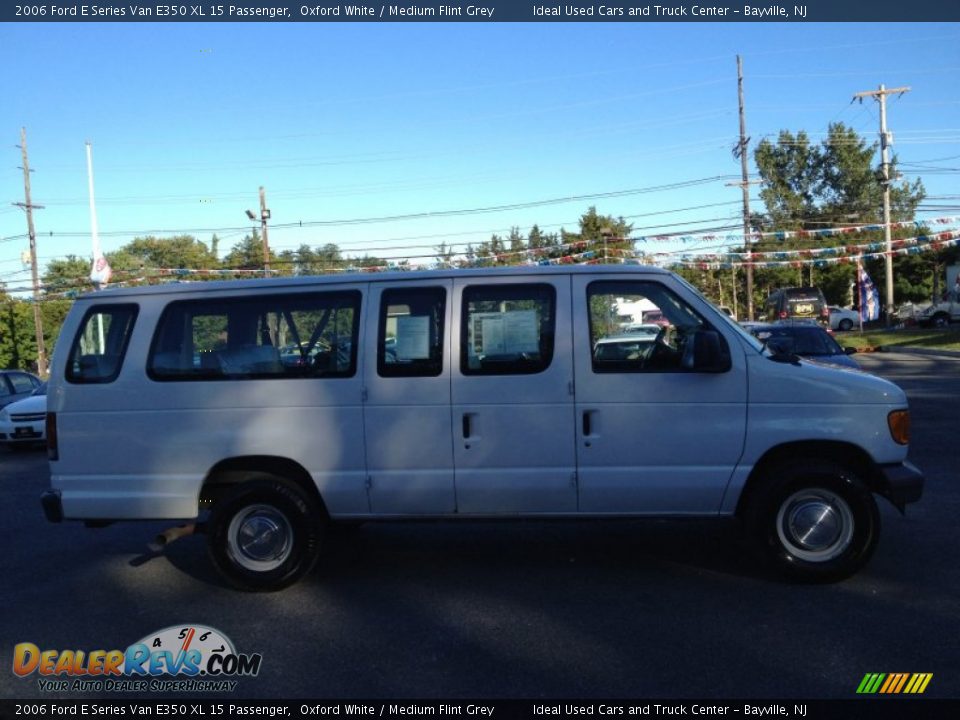 2006 Ford E Series Van E350 XL 15 Passenger Oxford White / Medium Flint Grey Photo #6
