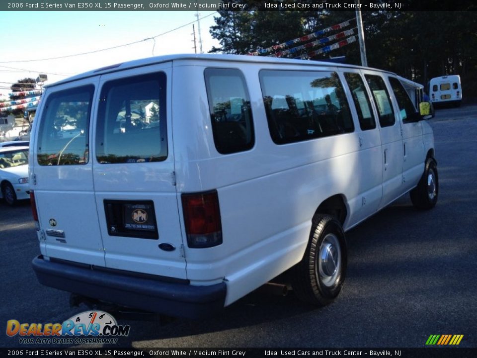 2006 Ford E Series Van E350 XL 15 Passenger Oxford White / Medium Flint Grey Photo #13