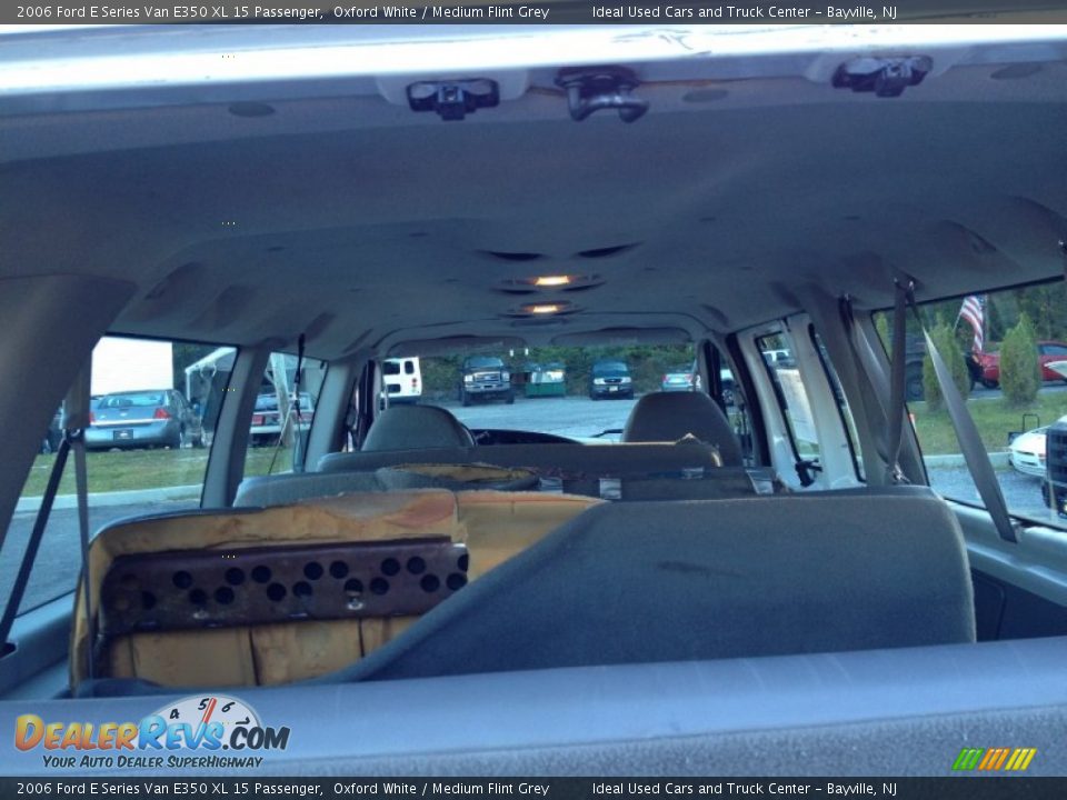 2006 Ford E Series Van E350 XL 15 Passenger Oxford White / Medium Flint Grey Photo #15