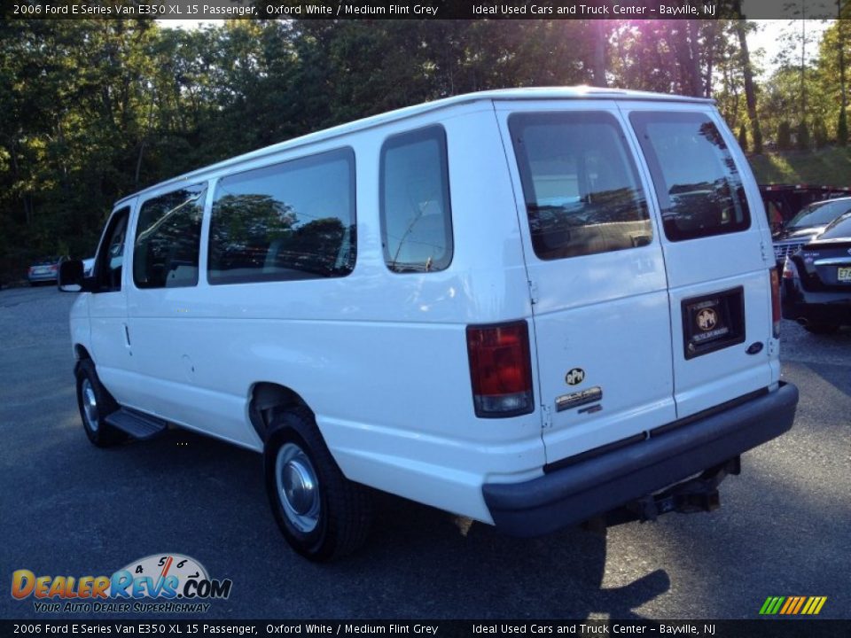 2006 Ford E Series Van E350 XL 15 Passenger Oxford White / Medium Flint Grey Photo #17