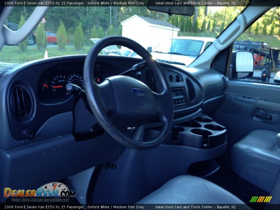 2006 Ford E Series Van E350 XL 15 Passenger Oxford White / Medium Flint Grey Photo #20