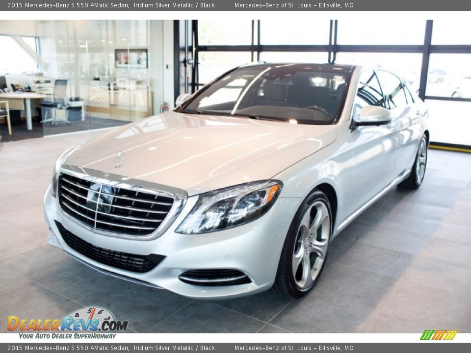 Front 3/4 View of 2015 Mercedes-Benz S 550 4Matic Sedan Photo #4