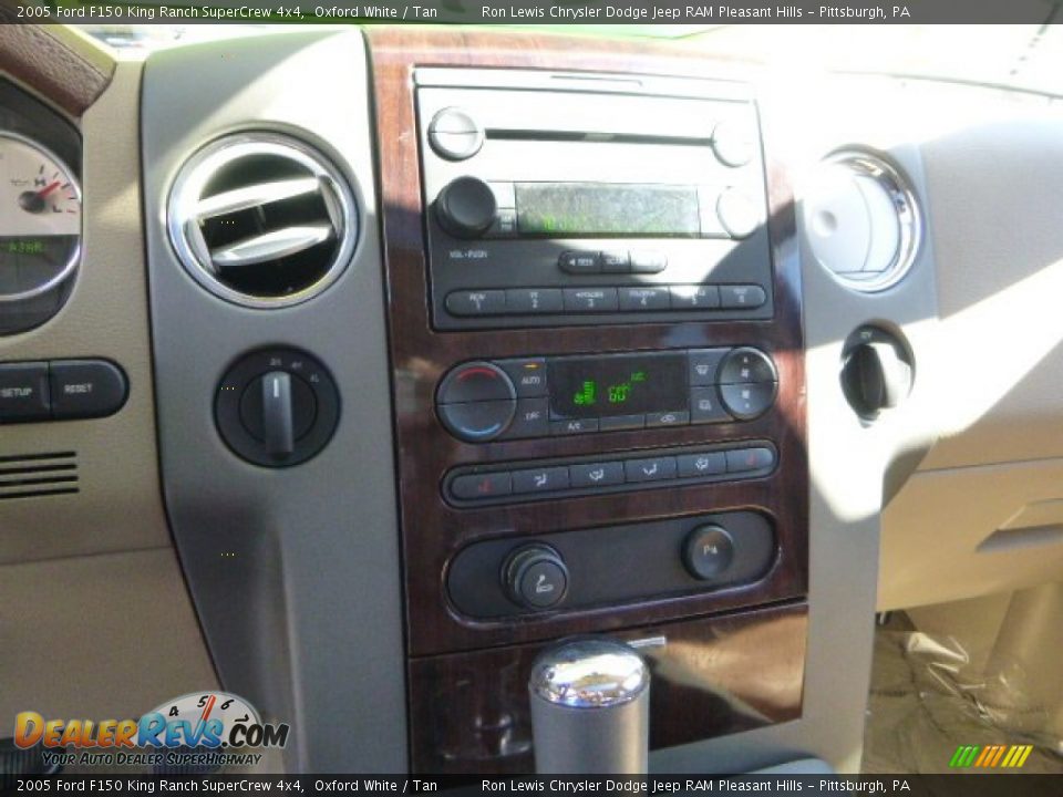 2005 Ford F150 King Ranch SuperCrew 4x4 Oxford White / Tan Photo #18