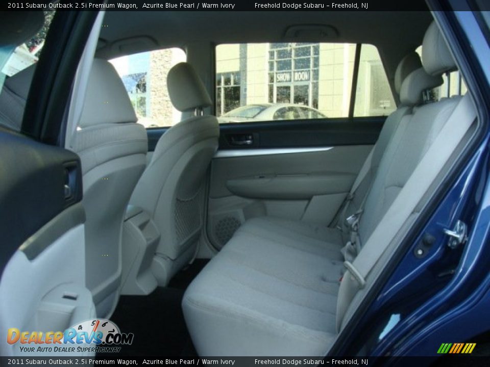 2011 Subaru Outback 2.5i Premium Wagon Azurite Blue Pearl / Warm Ivory Photo #11