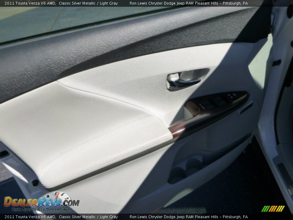 2011 Toyota Venza V6 AWD Classic Silver Metallic / Light Gray Photo #13