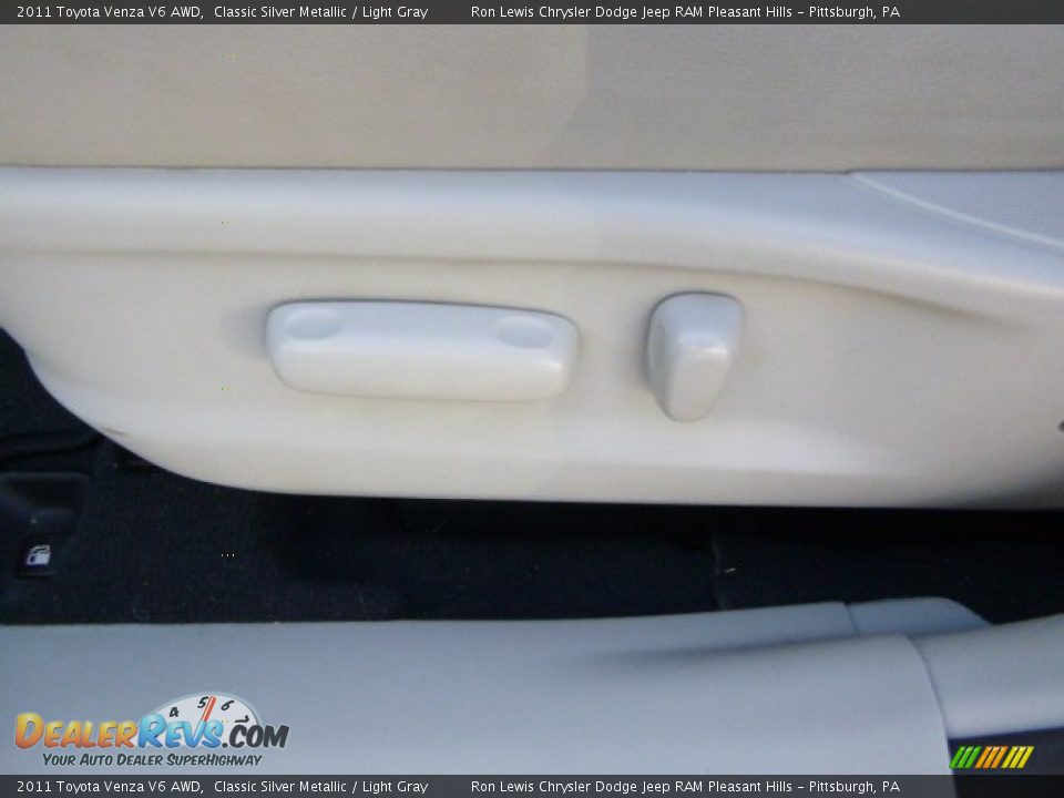 2011 Toyota Venza V6 AWD Classic Silver Metallic / Light Gray Photo #15
