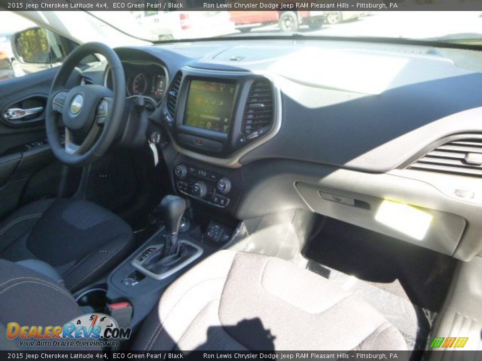 2015 Jeep Cherokee Latitude 4x4 ECO Green Pearl / Black Photo #11