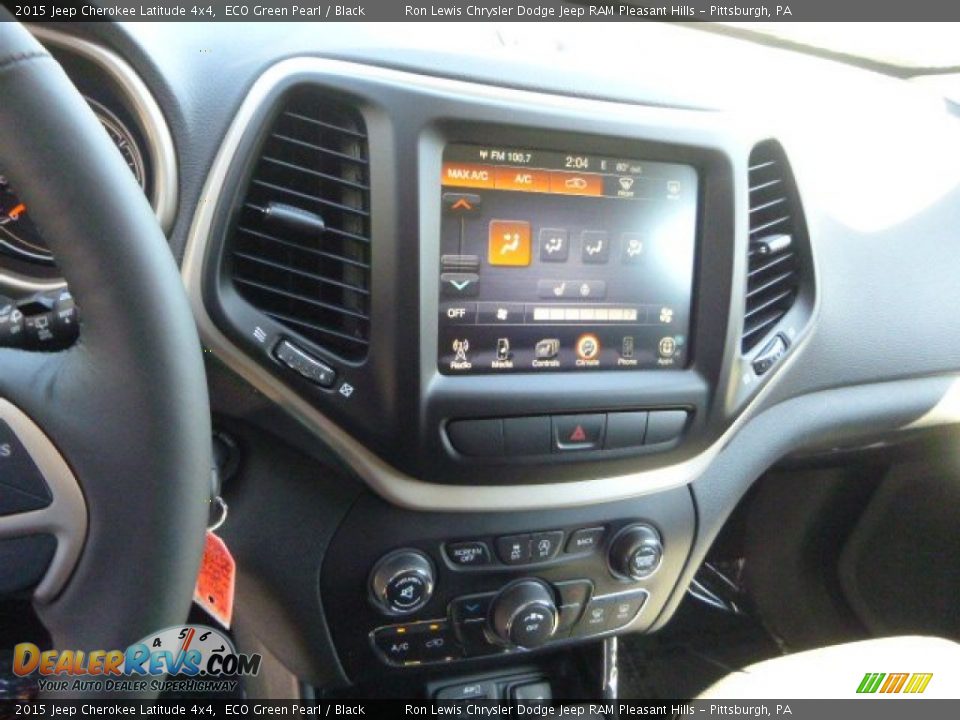 2015 Jeep Cherokee Latitude 4x4 ECO Green Pearl / Black Photo #18