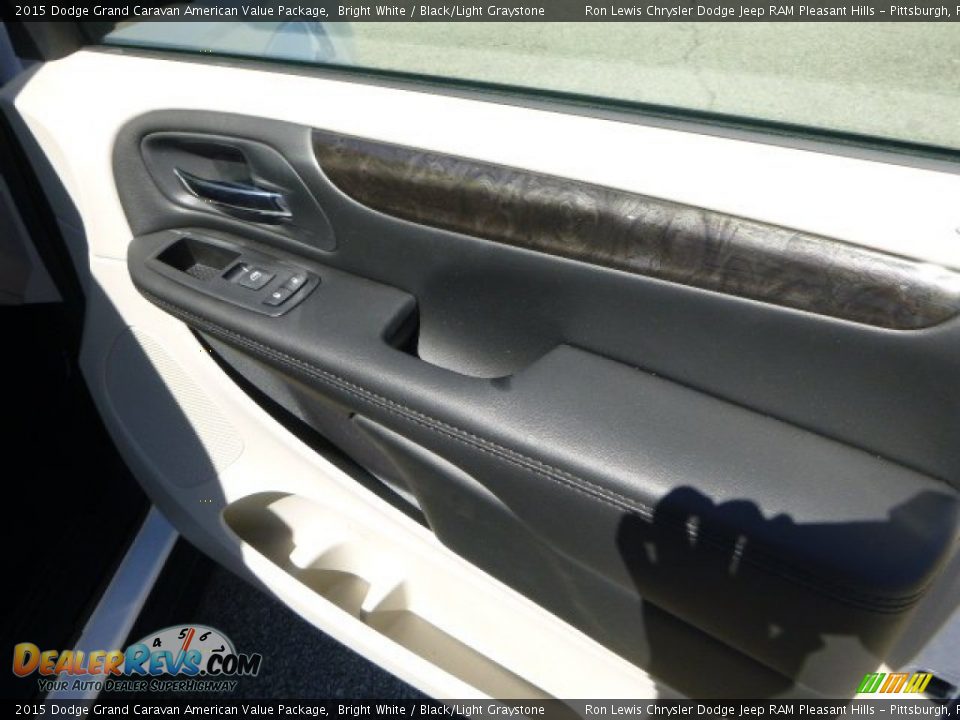 2015 Dodge Grand Caravan American Value Package Bright White / Black/Light Graystone Photo #11