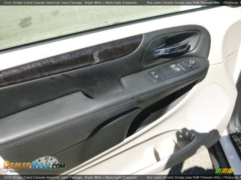 2015 Dodge Grand Caravan American Value Package Bright White / Black/Light Graystone Photo #18